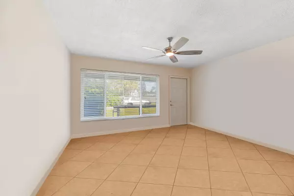 Hobe Sound, FL 33455,8756 SE Sunset DR