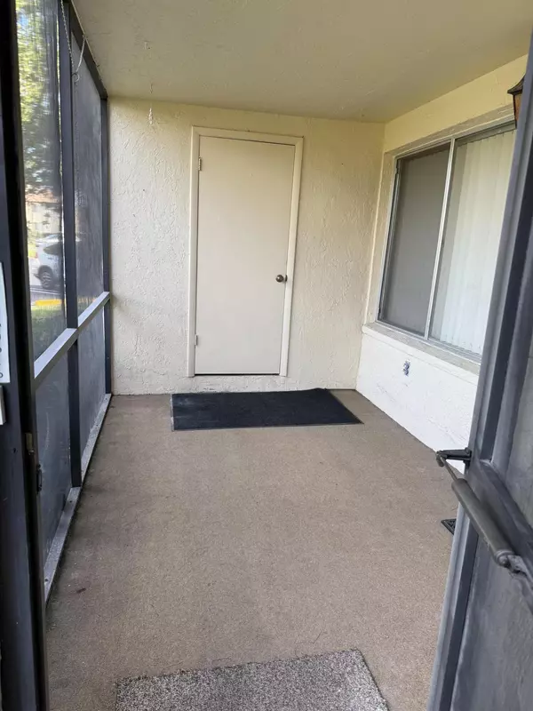 Greenacres, FL 33463,320 Knotty Pine CIR C-1