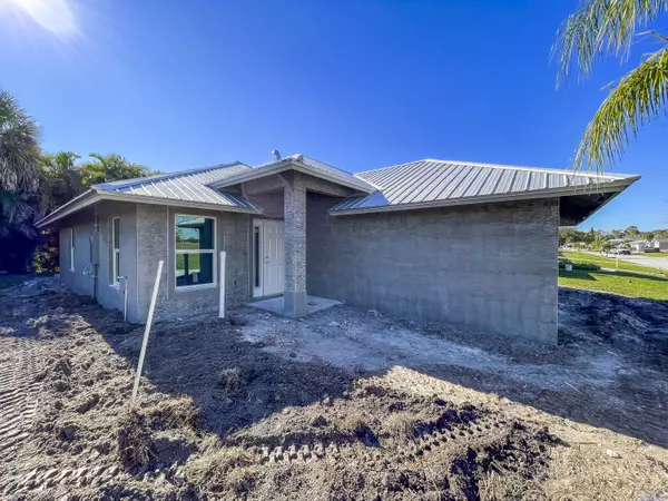 Okeechobee, FL 34974,5108 SE 42nd ST