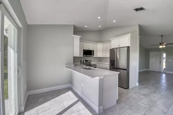 Okeechobee, FL 34974,5108 SE 42nd ST