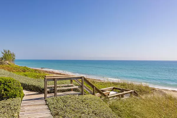 Palm Beach, FL 33480,2 Sloans Curve DR