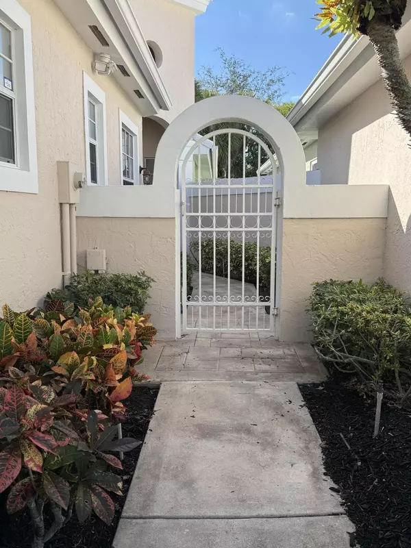 West Palm Beach, FL 33411,1019 Lytham CT