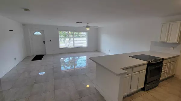 Greenacres, FL 33467,3340 S Jog RD