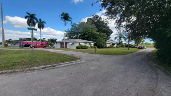 Greenacres, FL 33467,3340 S Jog RD