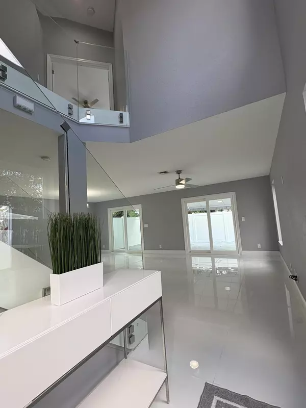 Greenacres, FL 33463,4243 Pine Hollow CIR