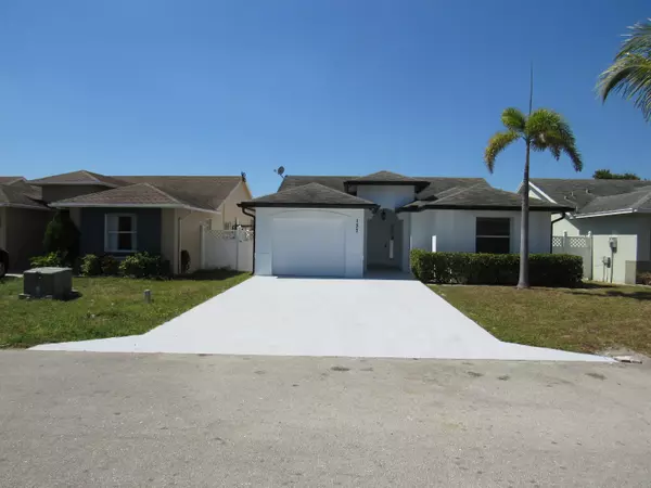 137 Vanessa ST, Lake Worth, FL 33461