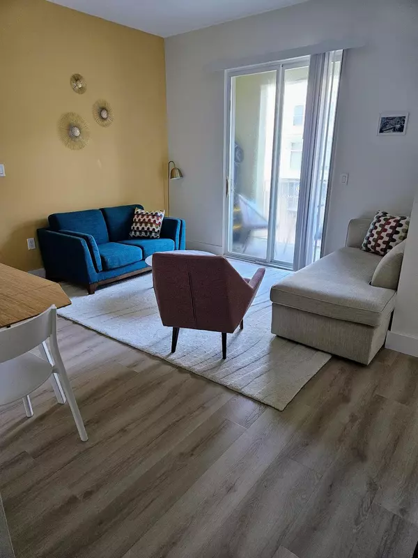 Jupiter, FL 33458,1200 Town Center DR 208