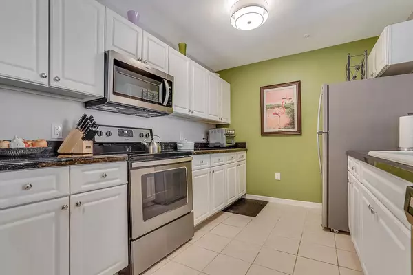 Jupiter, FL 33458,1200 Town Center DR 208