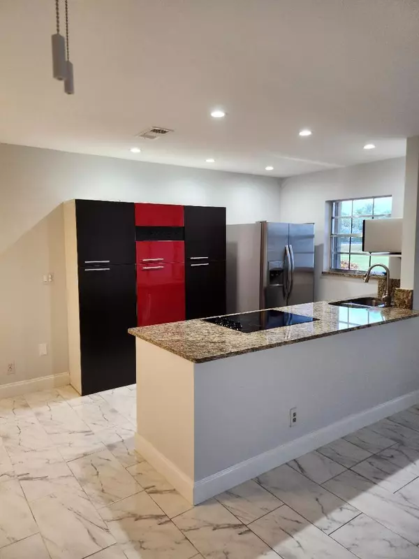 Delray Beach, FL 33484,5433 Lakefront BLVD B