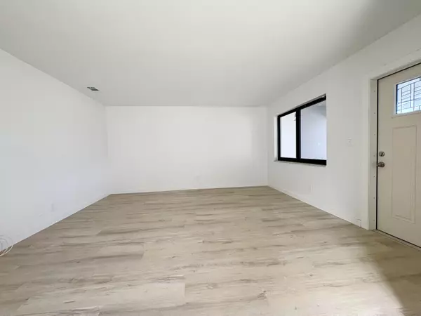 Pompano Beach, FL 33060,305 SE 9th AVE 10