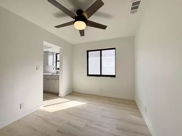 Pompano Beach, FL 33060,305 SE 9th AVE 10