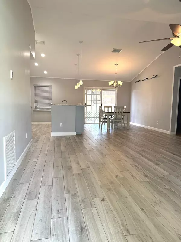 Vero Beach, FL 32962,1835 SW 17th AVE