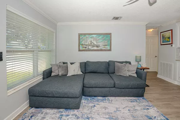 Stuart, FL 34994,110 SW Hideaway PL