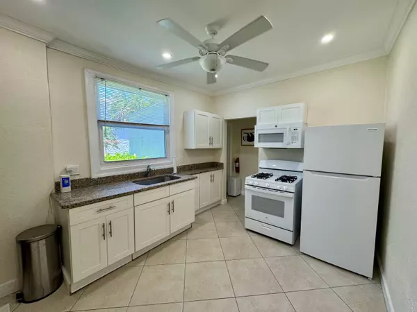 West Palm Beach, FL 33407,415 31st ST 1-6