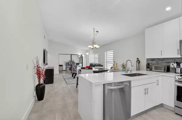 Boca Raton, FL 33496,8136 Whispering Palm DR B