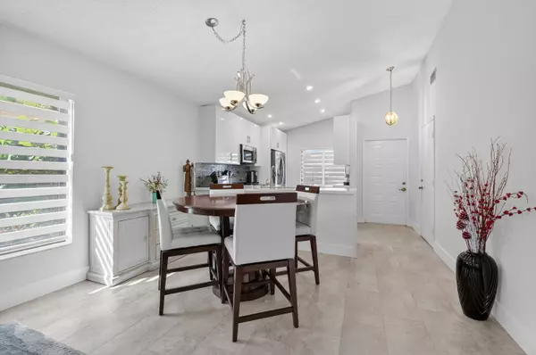 Boca Raton, FL 33496,8136 Whispering Palm DR B