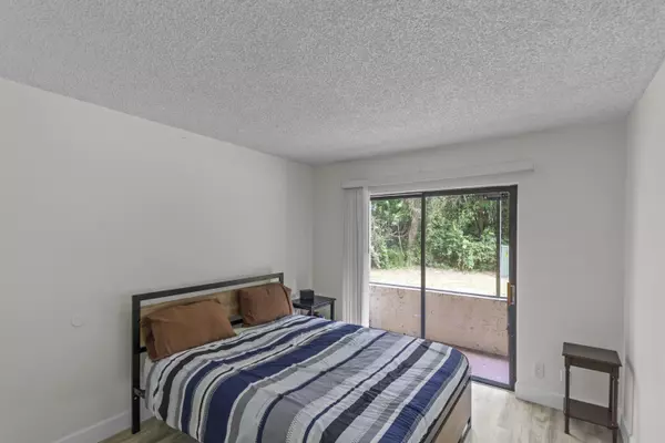 West Palm Beach, FL 33401,2000 N Congress AVE 106