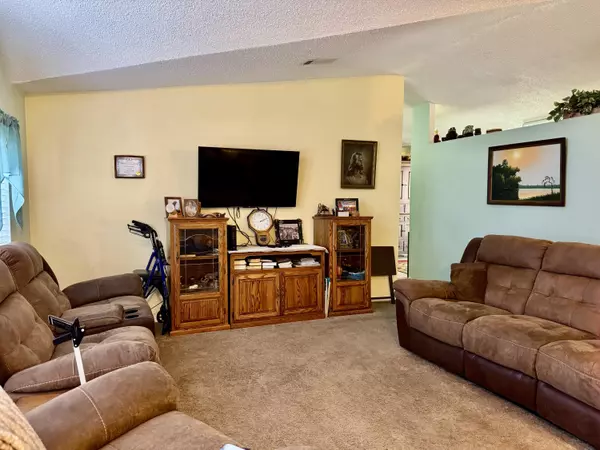 Okeechobee, FL 34974,2091 SE 24th BLVD