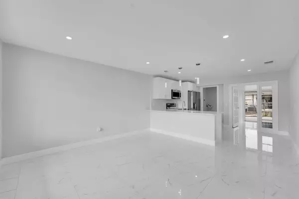 West Palm Beach, FL 33415,5075 Grant LN