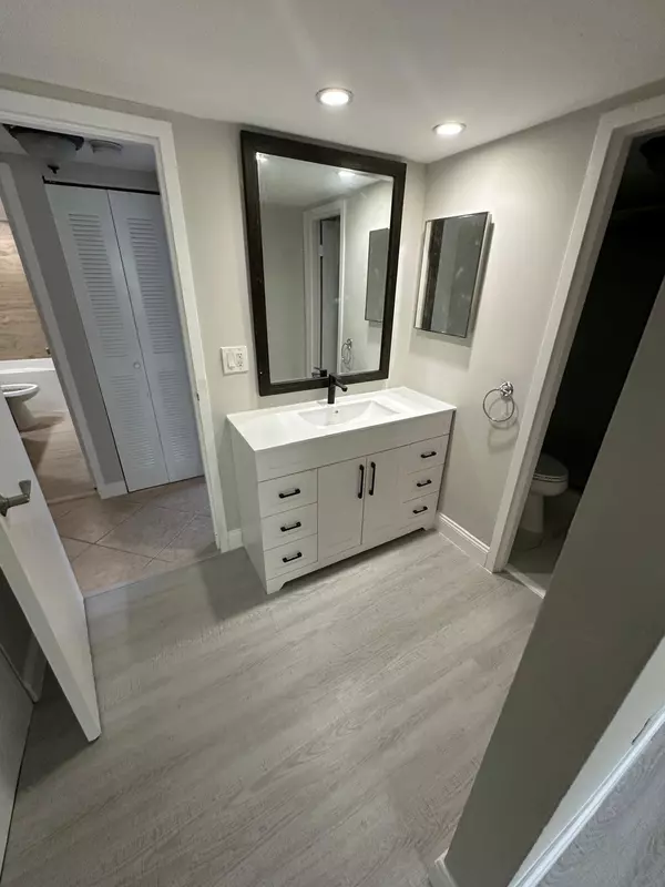 Deerfield Beach, FL 33064,4374 NW 9th AVE 17-3b