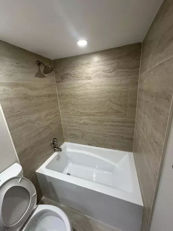 Deerfield Beach, FL 33064,4374 NW 9th AVE 17-3b