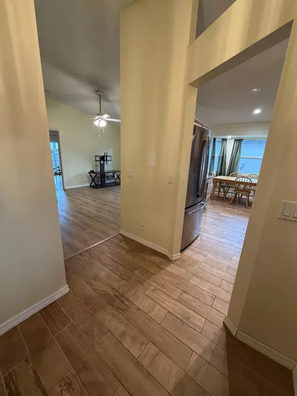 Greenacres, FL 33463,444 Broward AVE