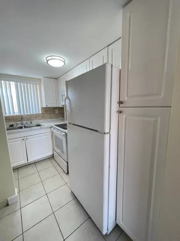 Lake Park, FL 33403,1501 Crescent CIR A6