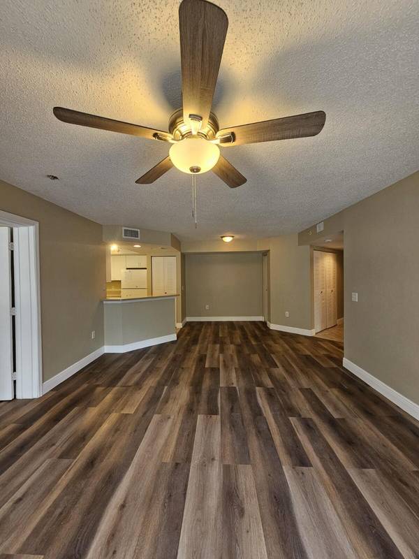 4177 N Haverhill RD 812, West Palm Beach, FL 33417