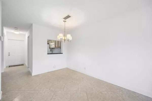 Tequesta, FL 33469,406 N Cypress DR 2