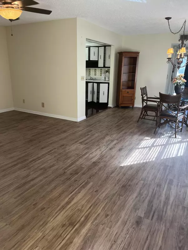 Delray Beach, FL 33484,522 Capri K