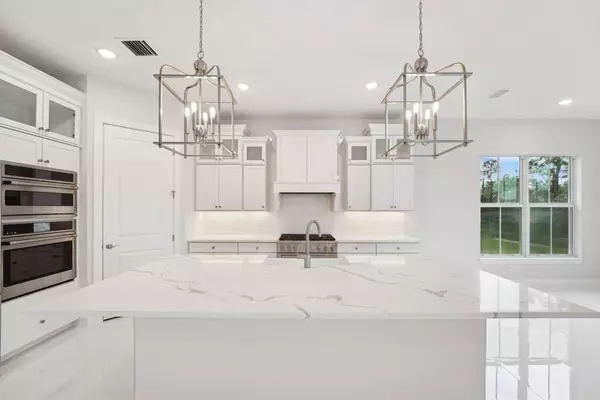 Port Saint Lucie, FL 34987,10209 NW Field Flower TRL 231