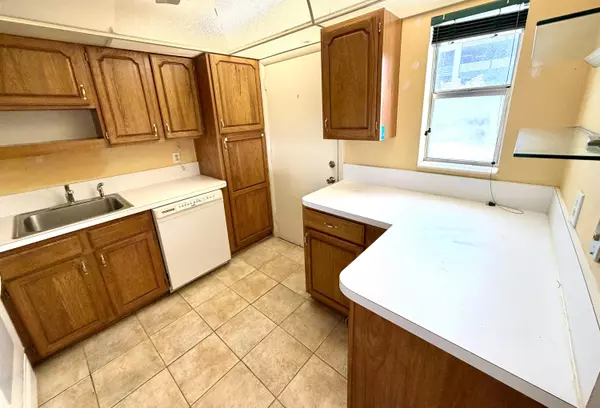 West Palm Beach, FL 33407,4500 N Flagler DR D7