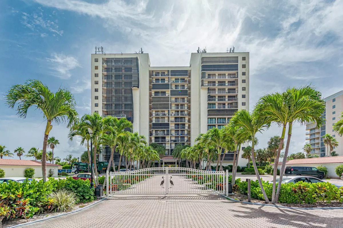 Hutchinson Island, FL 34949,3100 N Highway A1a 806