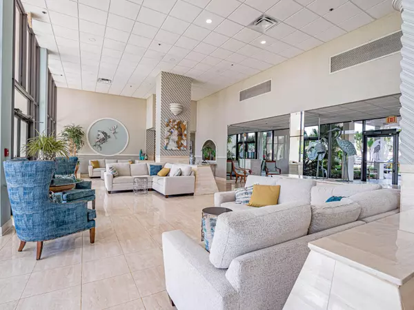 Hutchinson Island, FL 34949,3100 N Highway A1a 806