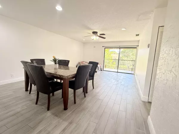 Boca Raton, FL 33486,906 SW 9th Street CIR 204