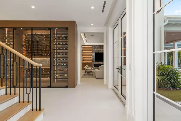 West Palm Beach, FL 33401,2415 S Flagler DR