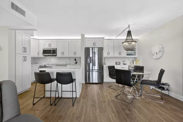 West Palm Beach, FL 33409,1110 Green Pine BLVD G1