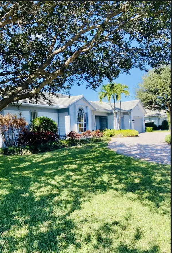 7760 SE Manhasset PL, Hobe Sound, FL 33455