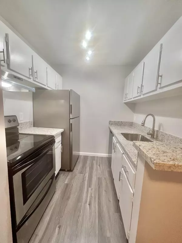 West Palm Beach, FL 33401,1500 N Congress AVE A43