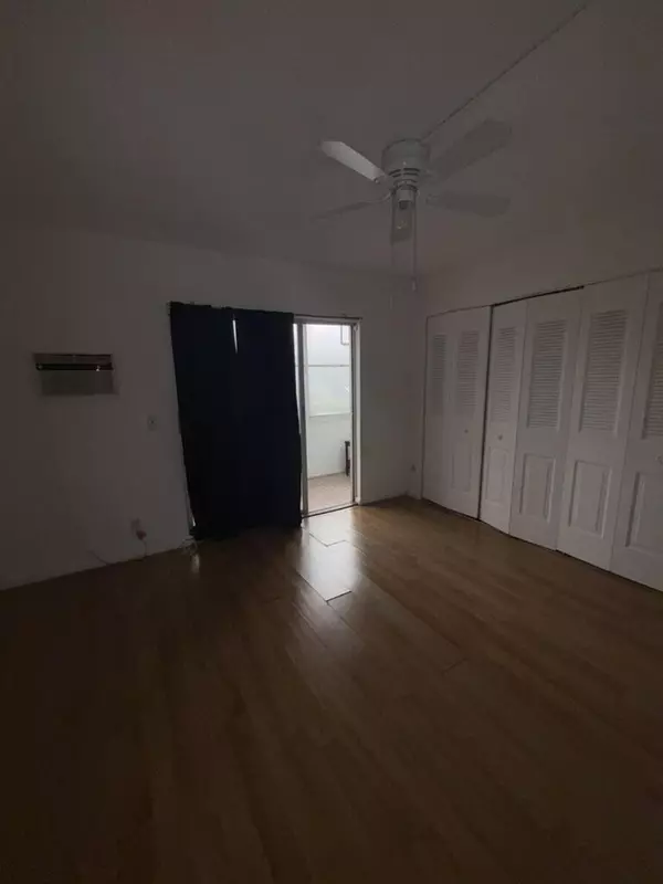 West Palm Beach, FL 33417,8 Canterbury A