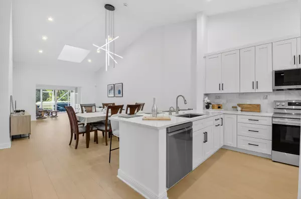 Boynton Beach, FL 33437,7087 Summer Tree DR