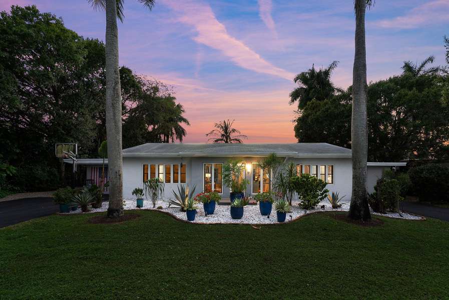 2573 SW 30th TER, Fort Lauderdale, FL 33312