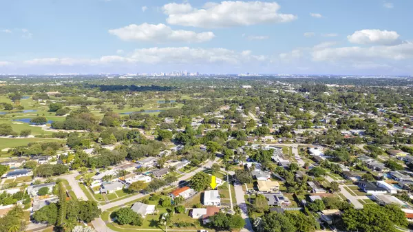 Plantation, FL 33317,5081 SW 9th CT