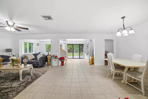 Greenacres, FL 33463,6335 Tall Cypress CIR