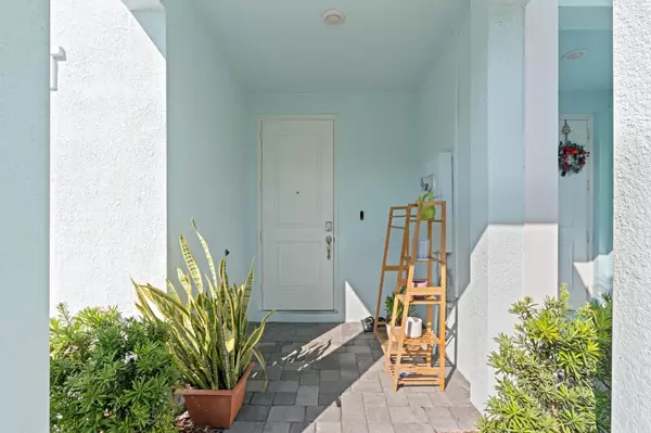 West Palm Beach, FL 33413,6339 Sailpointe LN