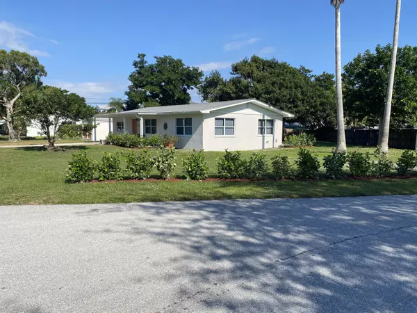 1681 NW Palm Lake DR, Stuart, FL 34994