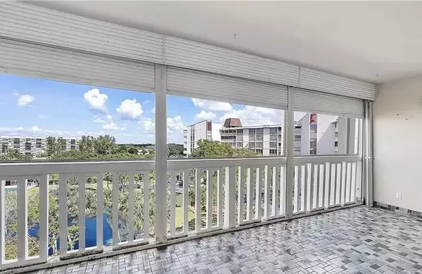 Lauderhill, FL 33319,6921 Environ BLVD 6s