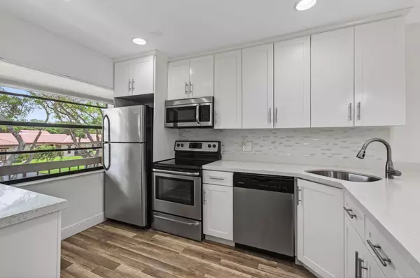 8536 Casa Del Lago B, Boca Raton, FL 33433