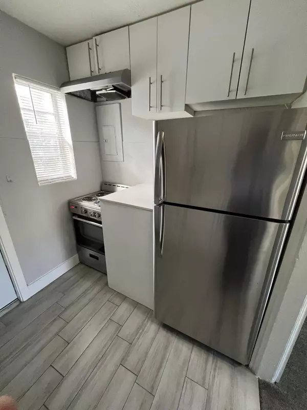 West Palm Beach, FL 33407,2722 Poinsettia AVE 13