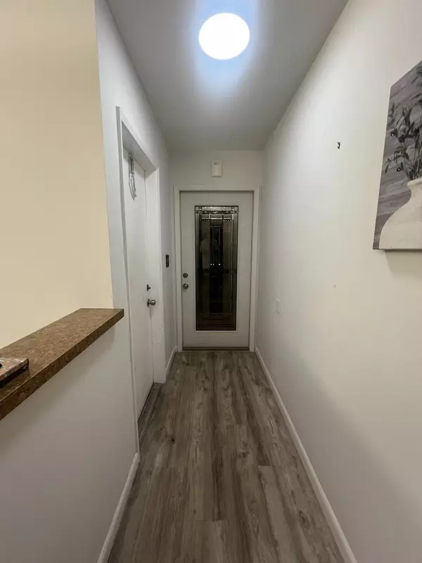 Boca Raton, FL 33496,18801 Jolson AVE 6